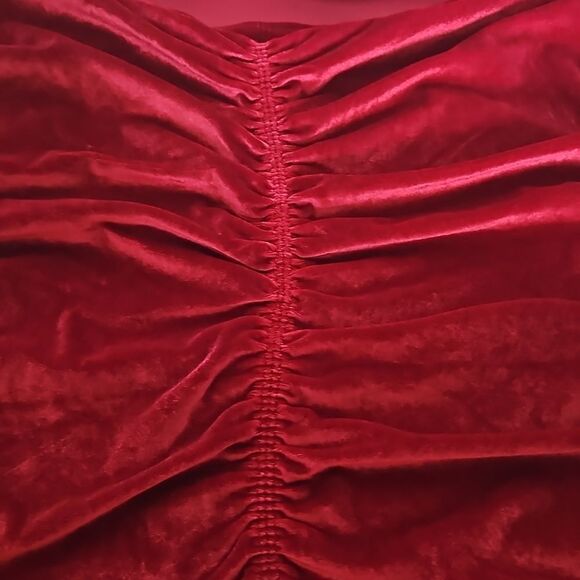 Torrid Velvet Off The Shoulder Shirred Front Top 1X 14-16 Ruby Red - Picture 15 of 16